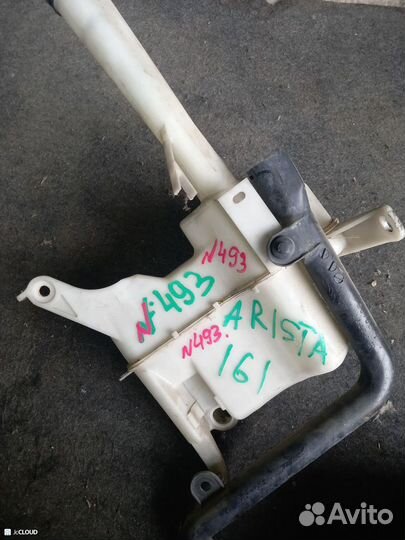 Бачок омывателя на toyota aristo JZS161