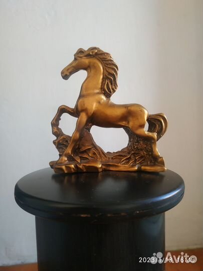 Литьё, фигурка конь, покрытый алюминий