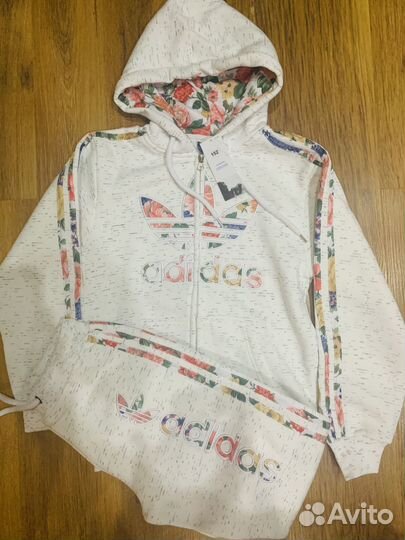 Теплый костюм на девочку