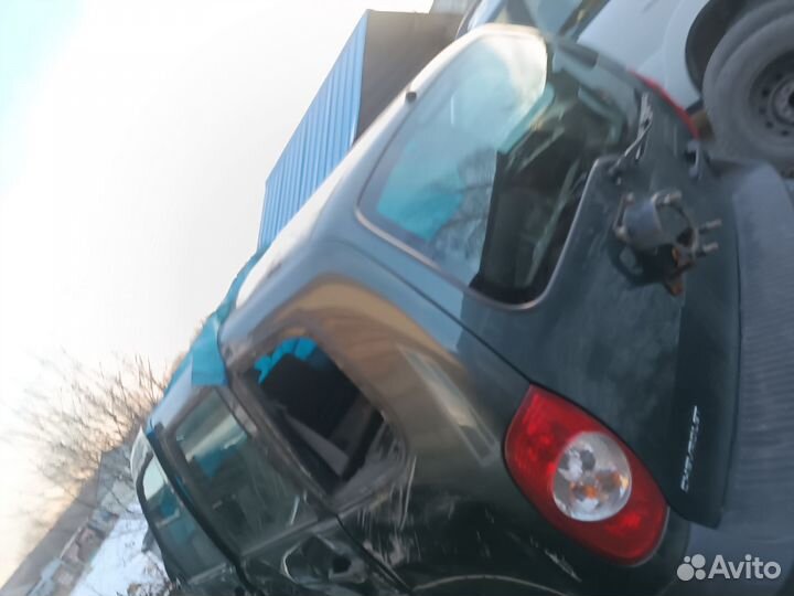 Chevrolet Niva 1.7 МТ, 2016, битый, 120 000 км