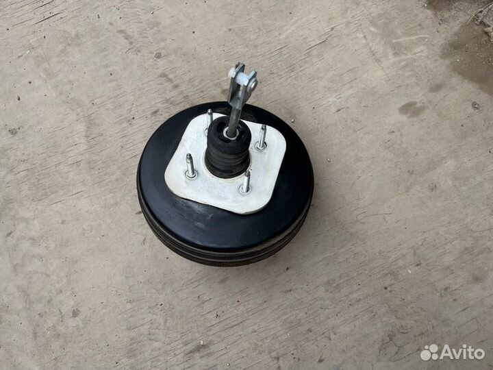 Вакуумный усилитель тормозов Ford Transit 2.4