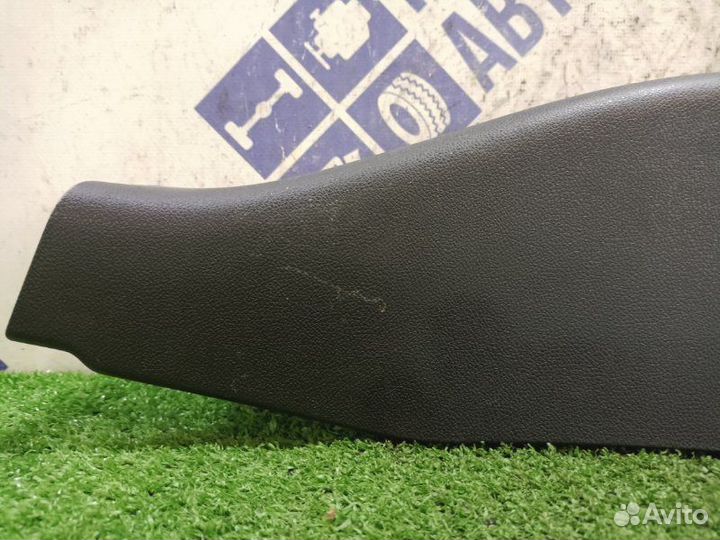 Обшивка стойки задняя левая Renault Fluence седан