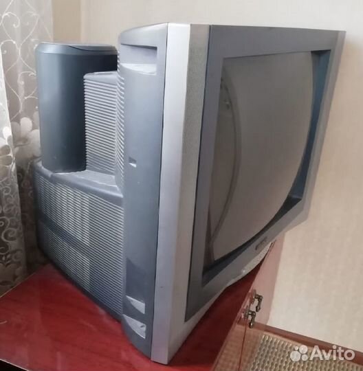 Продам Б/у телевизор Оникс