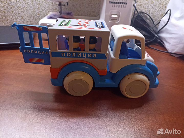 Машина полиция. Игрушка