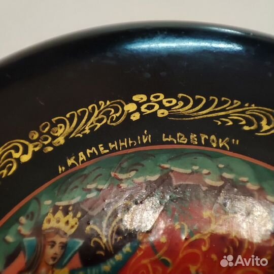 Шкатулка с лаковой росписью