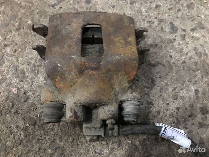 Суппорт зад/лево на Jeep Grand Cherokee I (ZJ)