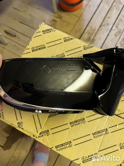 Зеркало Toyota Prius Prime