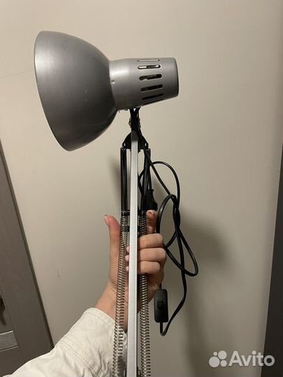 Лампа настольная для маникюра