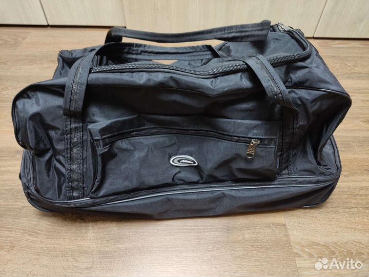 Сумка дорожная на колесах с выдвижной ручкой