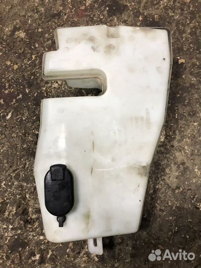 Бачок омывателя Renault Logan 1