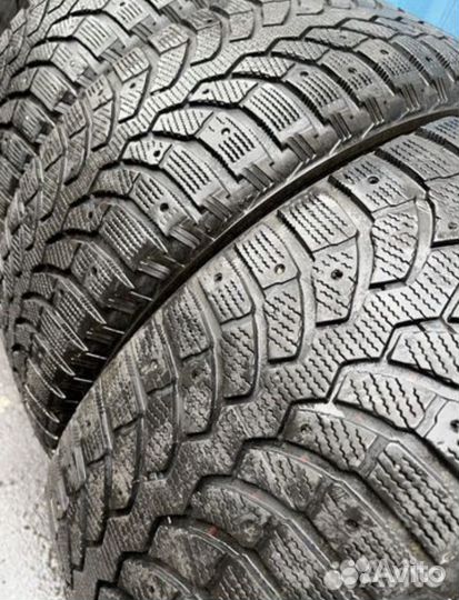 Bridgestone Blizzak Spike-01 235/60 R18 107T