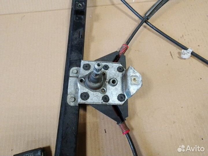 Стеклоподъемник передний правый Volkswagen Caddy