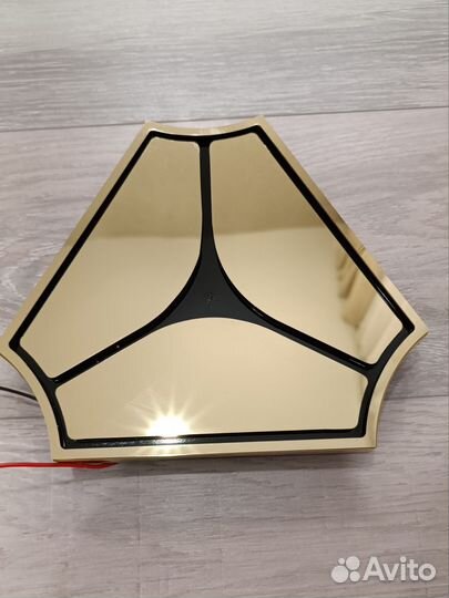 Значок с подсветкой Sitrak / Ситрак золотистый