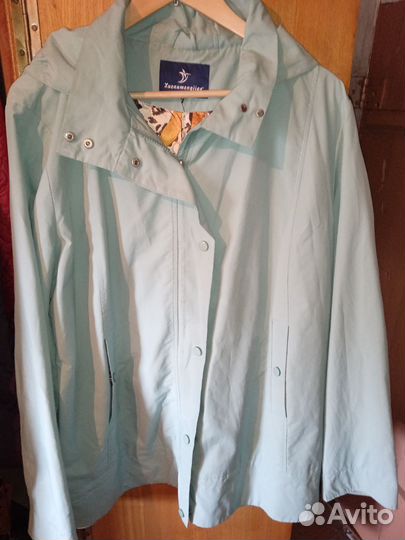 Ветровка женская