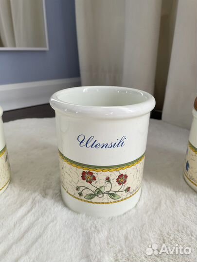 Банки для сыпучих продуктов и для вензелей