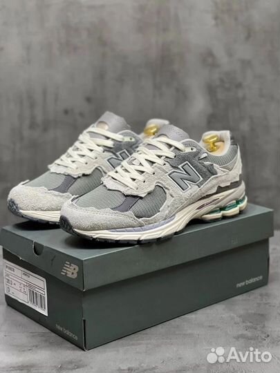 Кроссовки NEW balance 2002r Lux