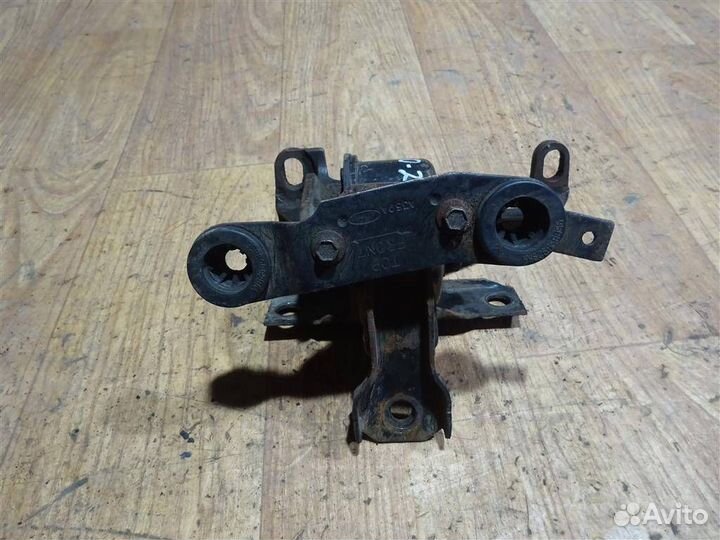 Опора двигателя левая Ford Mondeo II 1996-2000