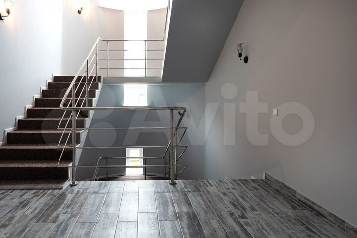 Дом 440 м² на участке 7 сот.