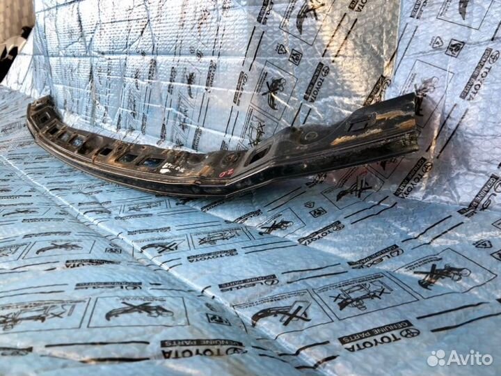 Кронштейн бампера передний Toyota Lc 200 2008-2012