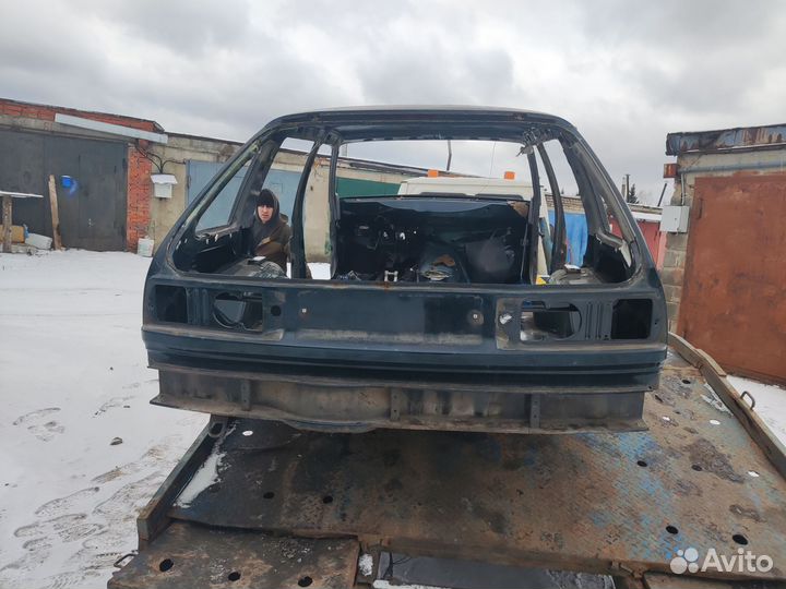 Запчасти бу по кузову иж ода