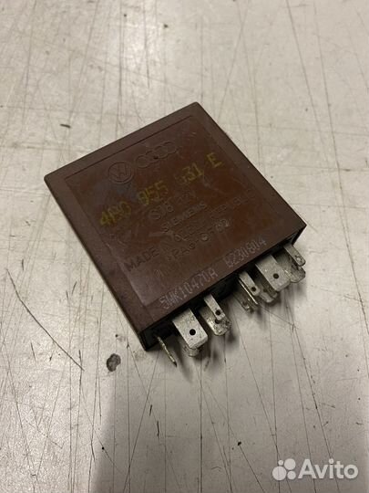 Реле стеклоочистителей Audi A6