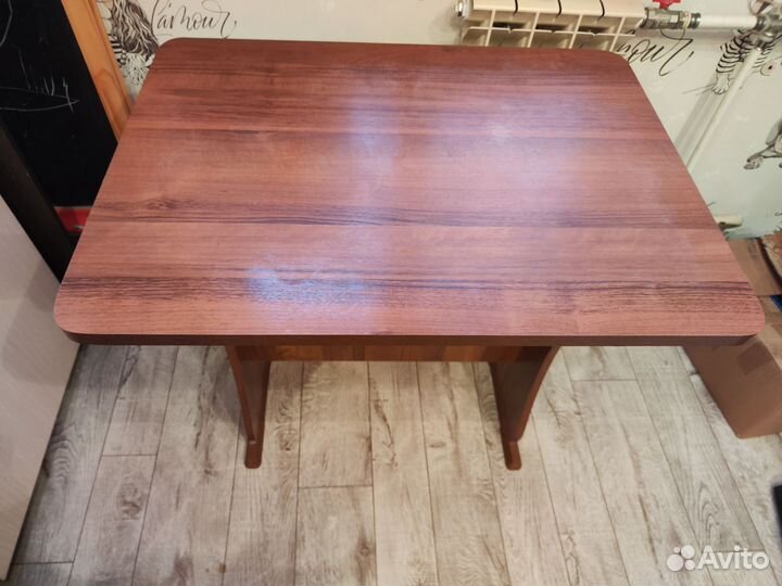 Продам столик