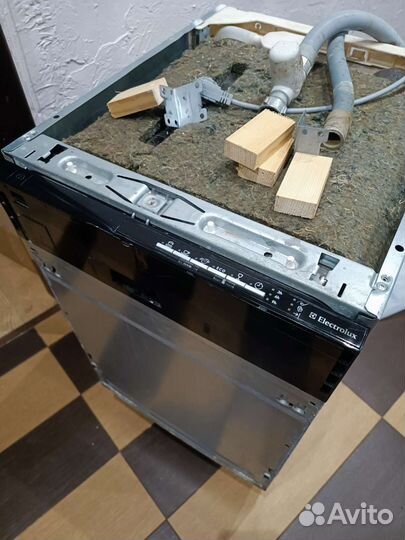 Посудомоечная машина Electrolux 45 встраиваемая