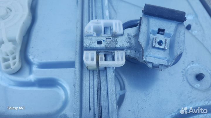 Стеклопадъёмник передний правый Хундай i30