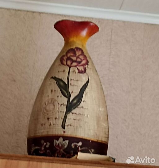 Кувшин и вазы