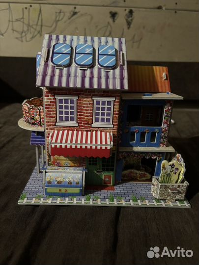 Картонный домик