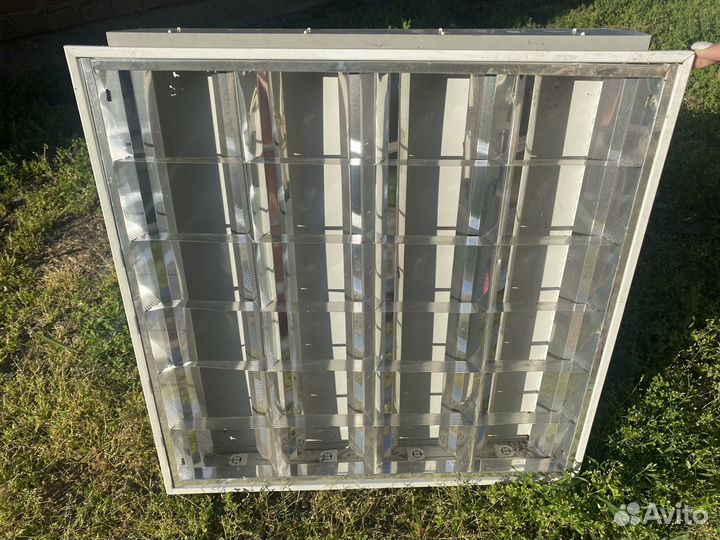 Люминисцентный светильник