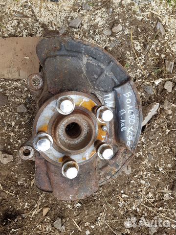 Кулак поворотный передний левый Volvo XC90 4.4