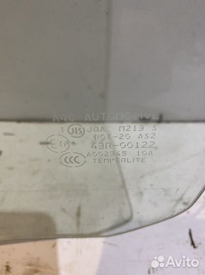 Peugeot 4007 Заднее левое стекло