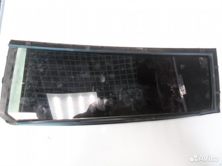 Стекло форточки уголок задней левой двери Toyota P