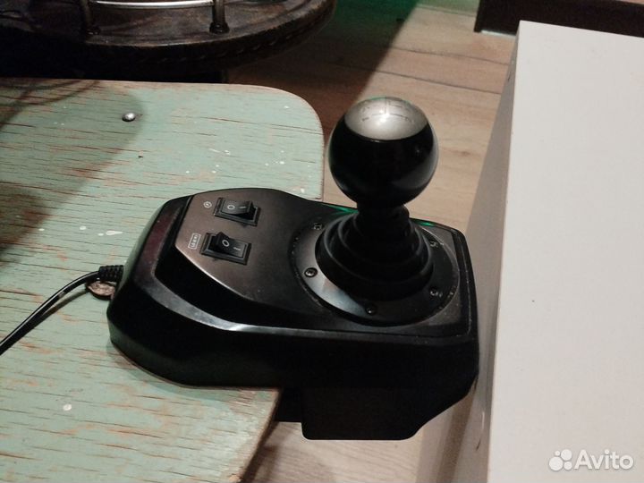 Игровой руль с педалями для пк