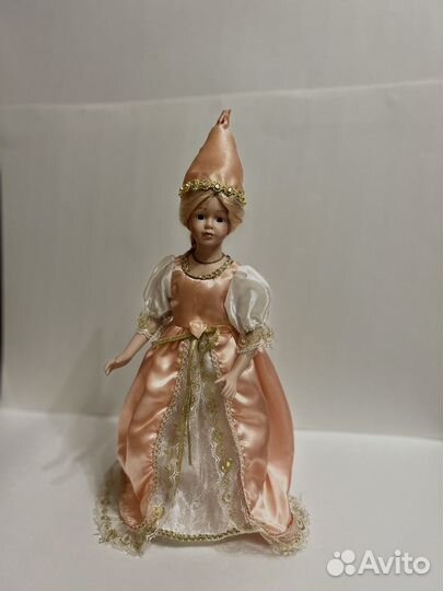 Кукла фарфоровая коллекционная