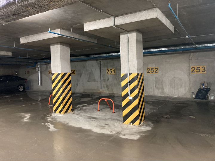 Машиноместо, 17 м²
