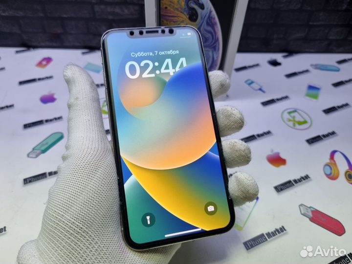 iPhone Xs, 64 ГБ