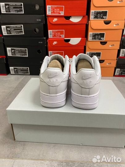 Кроссовки Nike Air Force 1 luxe