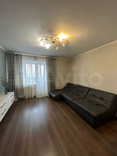 3-к. квартира, 97,5 м², 8/10 эт.