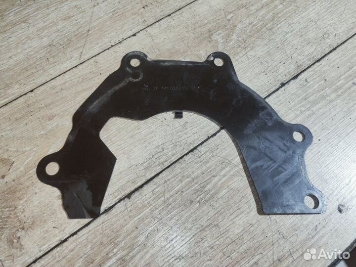 Промежуточная пластина Volkswagen Golf 5 BUD 1.4