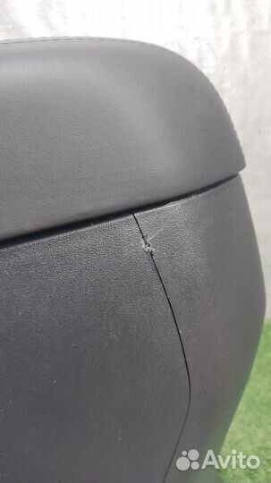 Консоль центральная с подлокотником Hyundai IX35