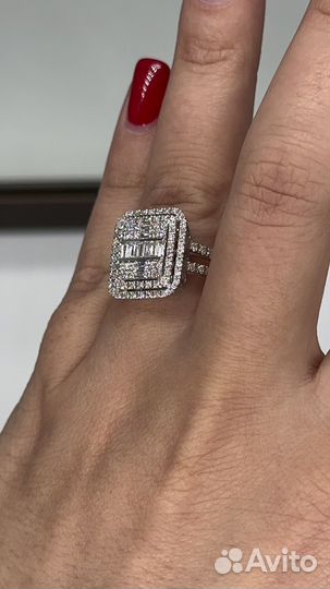 Золотое кольцо с бриллиантами