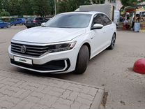 Volkswagen Passat 2.0 AMT, 2020, 73 000 км, с пробегом, цена 2 770 000 руб.