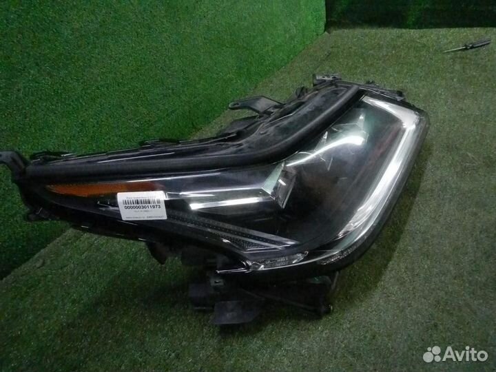 Фара правая Lexus LX570