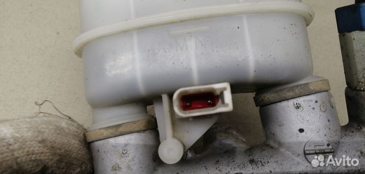 Цилиндр тормозной главный Almera Classic (B10) 200