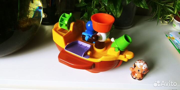Игрушка для купания пиратский корабль tomy