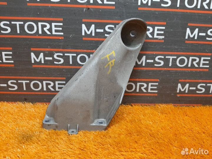 Кронштейн подушки двигателя правый Volkswagen