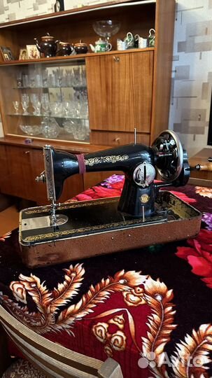 Швейная машина Подольск ручная