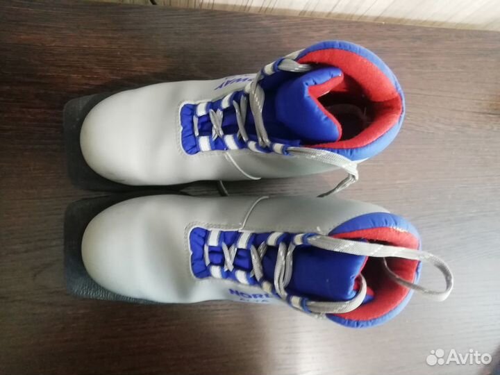 Лыжные ботинки